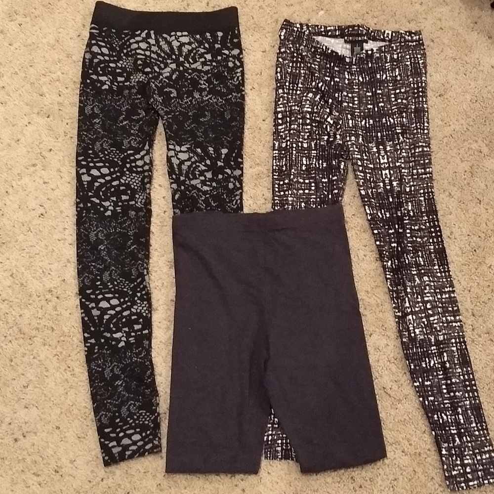 Set of 3 size small leggings